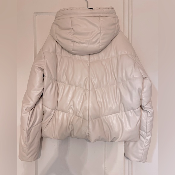 Zara Ecru Color Faux Leather Puffer Jacket. - Picture 6 of 7